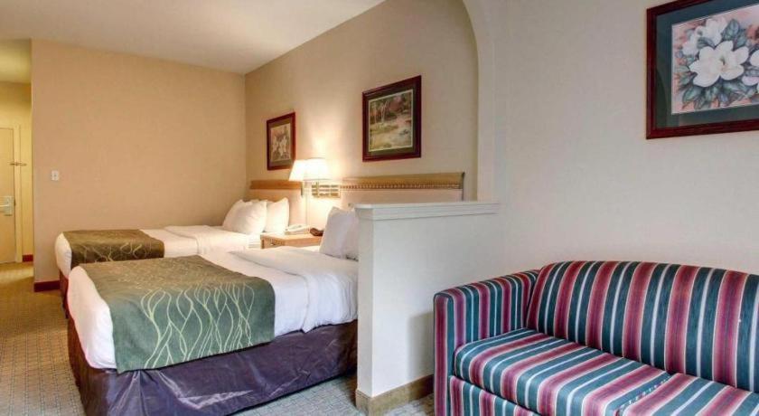 Baymont By Wyndham Laurel Hotel Exterior photo