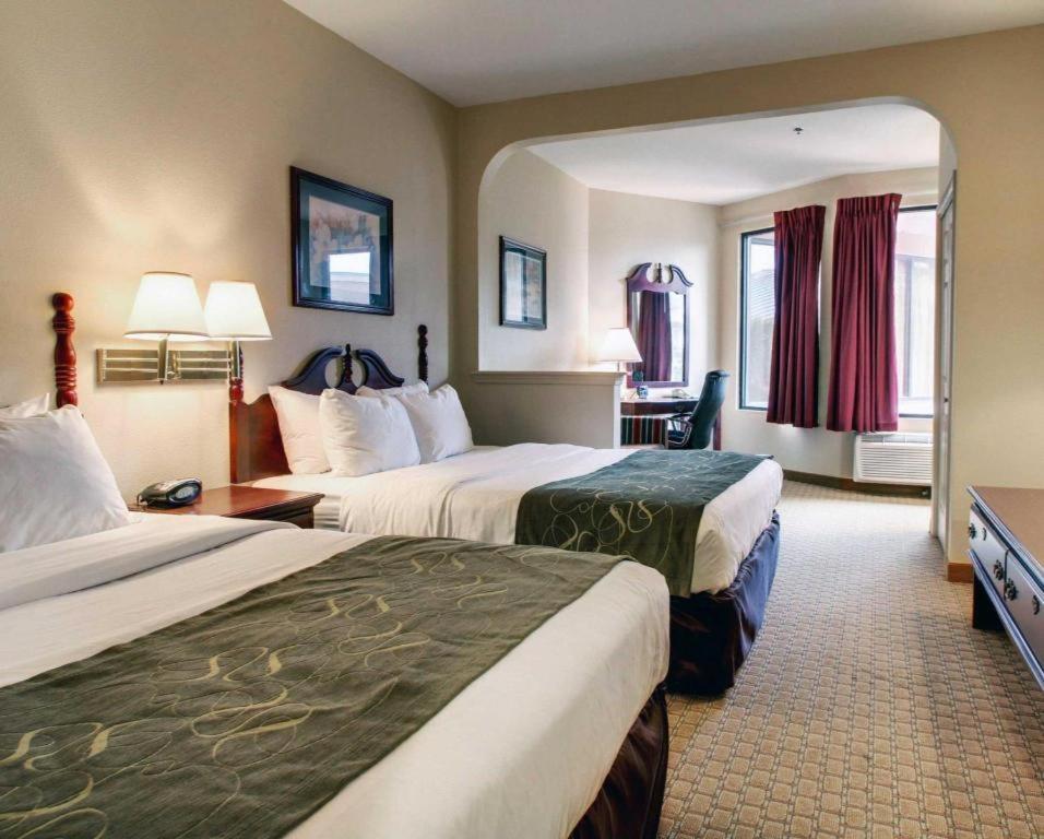 Baymont By Wyndham Laurel Hotel Exterior photo